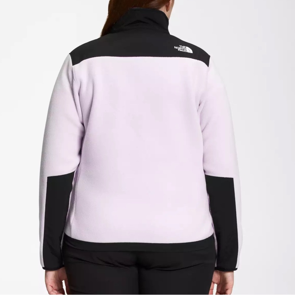 The North Face Women’s Plus Denali Lavender Fog Jacket - Picture 10 of 11